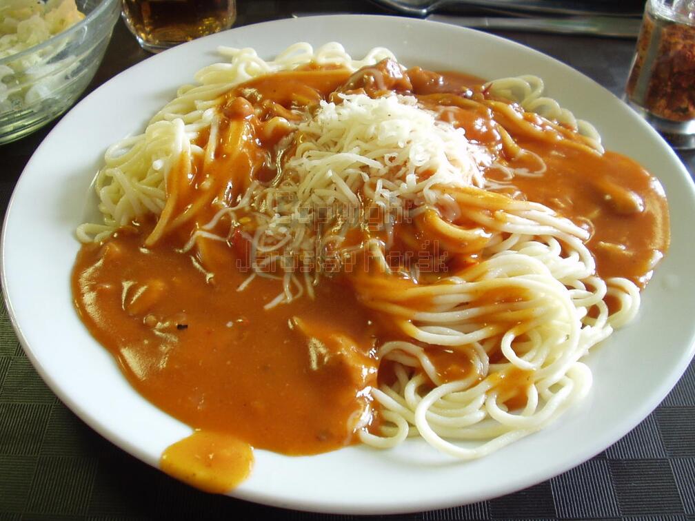 P8250005 spagety s kurecim masem a chilli omackou